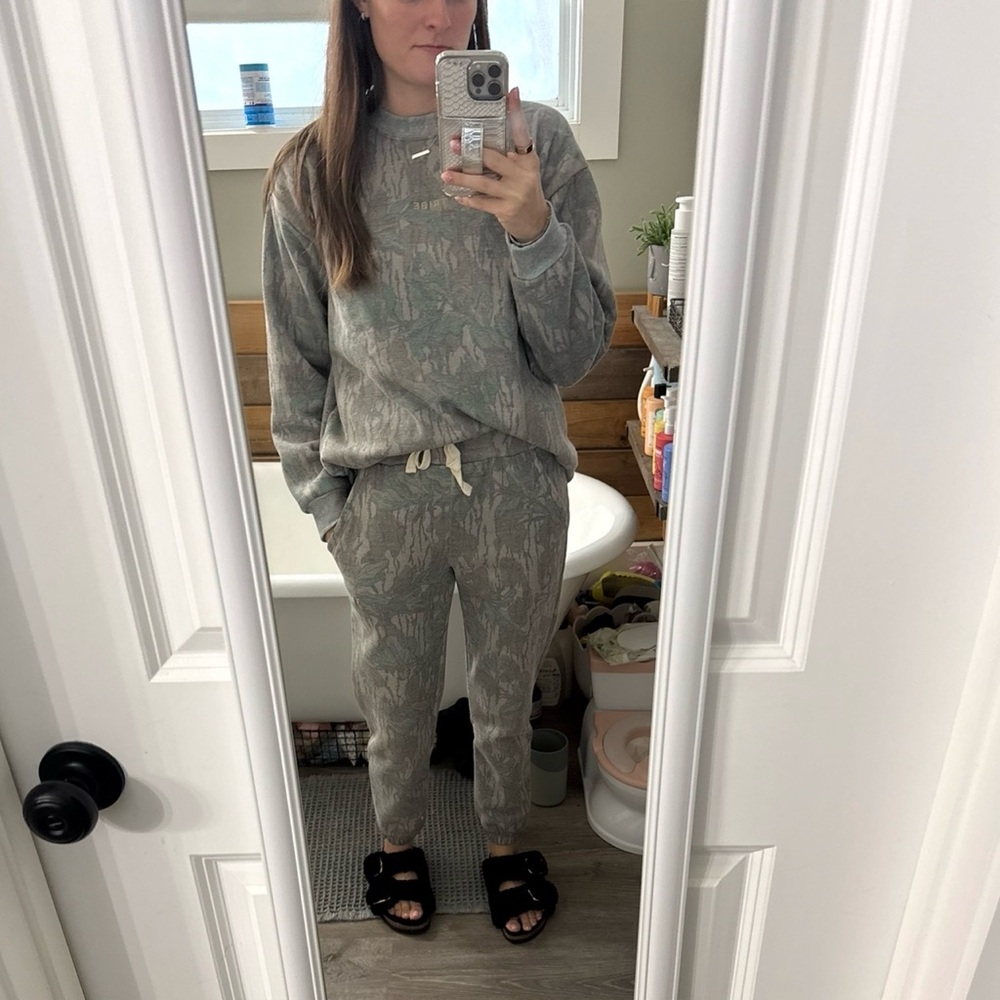 Tribe Kelley Sweatshirt and Joggers Set